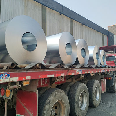 Τελειωτικές ταινίες αλουμινίου που κατασκευάζονται για εφαρμογές πόρτας προσφέροντας ελαφριά και ανθεκτική λύση υλικού