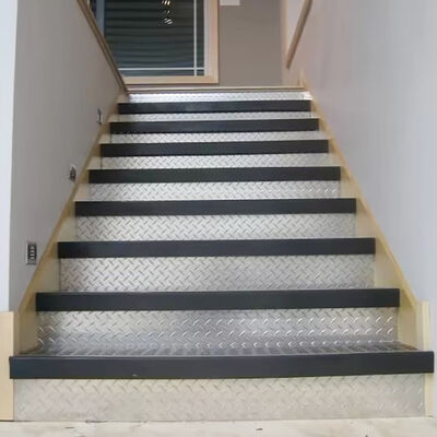 5052 Ανάγλυφο φύλλο αλουμινίου 4x8 5754 Πλάκα αλουμινίου διαμαντέ 100mm 1600mm